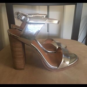 BRAND NEW chunky metallic wooden COACH heel!